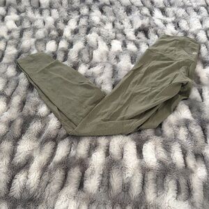 lululemon athletica Olive Green emboss Align 28 inseam high rise Leggings
